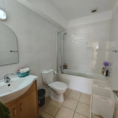 Family Friendly Varnava Gardens Apartment *